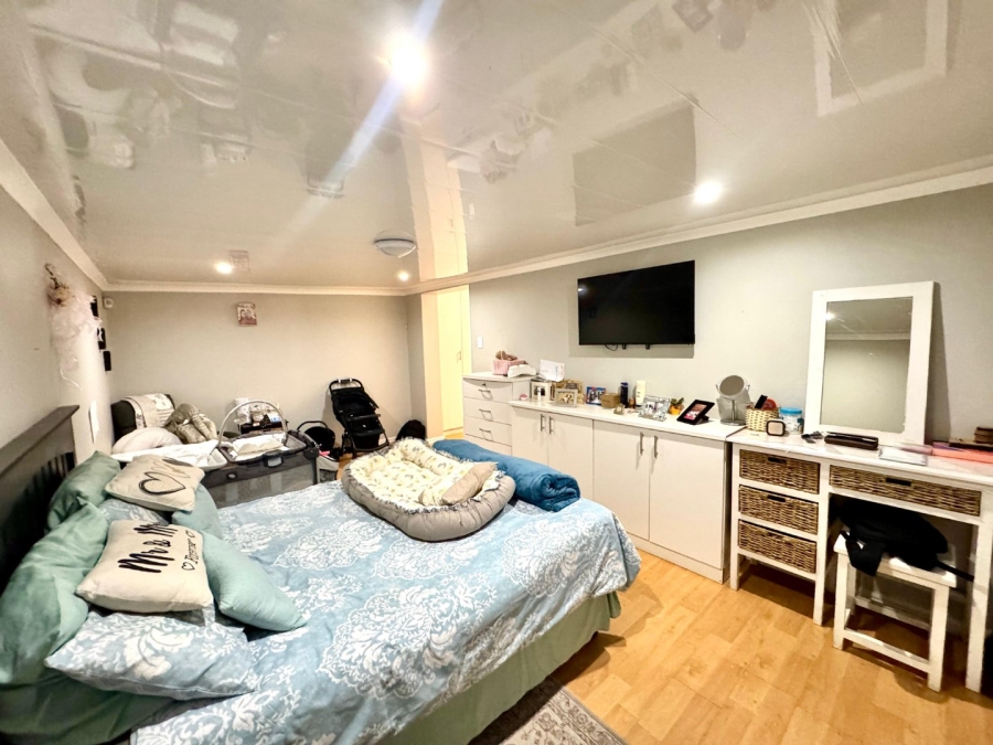 To Let 3 Bedroom Property for Rent in Wavecrest Western Cape
